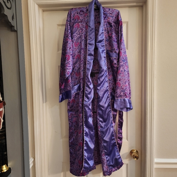 Vintage Fernando Sanchez Robe - Picture 2 of 12